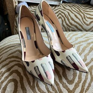 Prada Lipstick pumps
